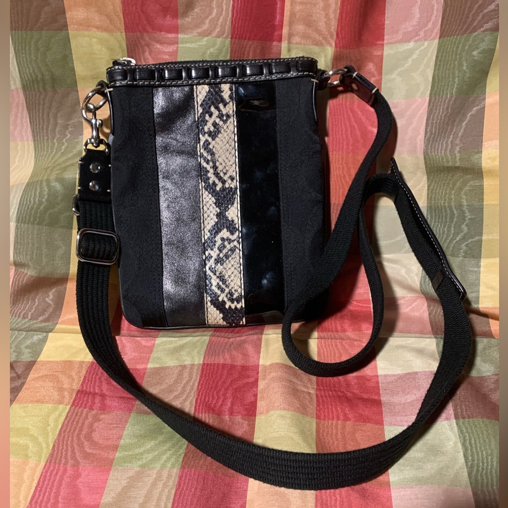 Coach Signature Swingpack Crossbody